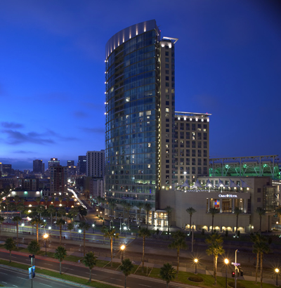 Omni Hotel and Metropolitan Condominiums Exterior